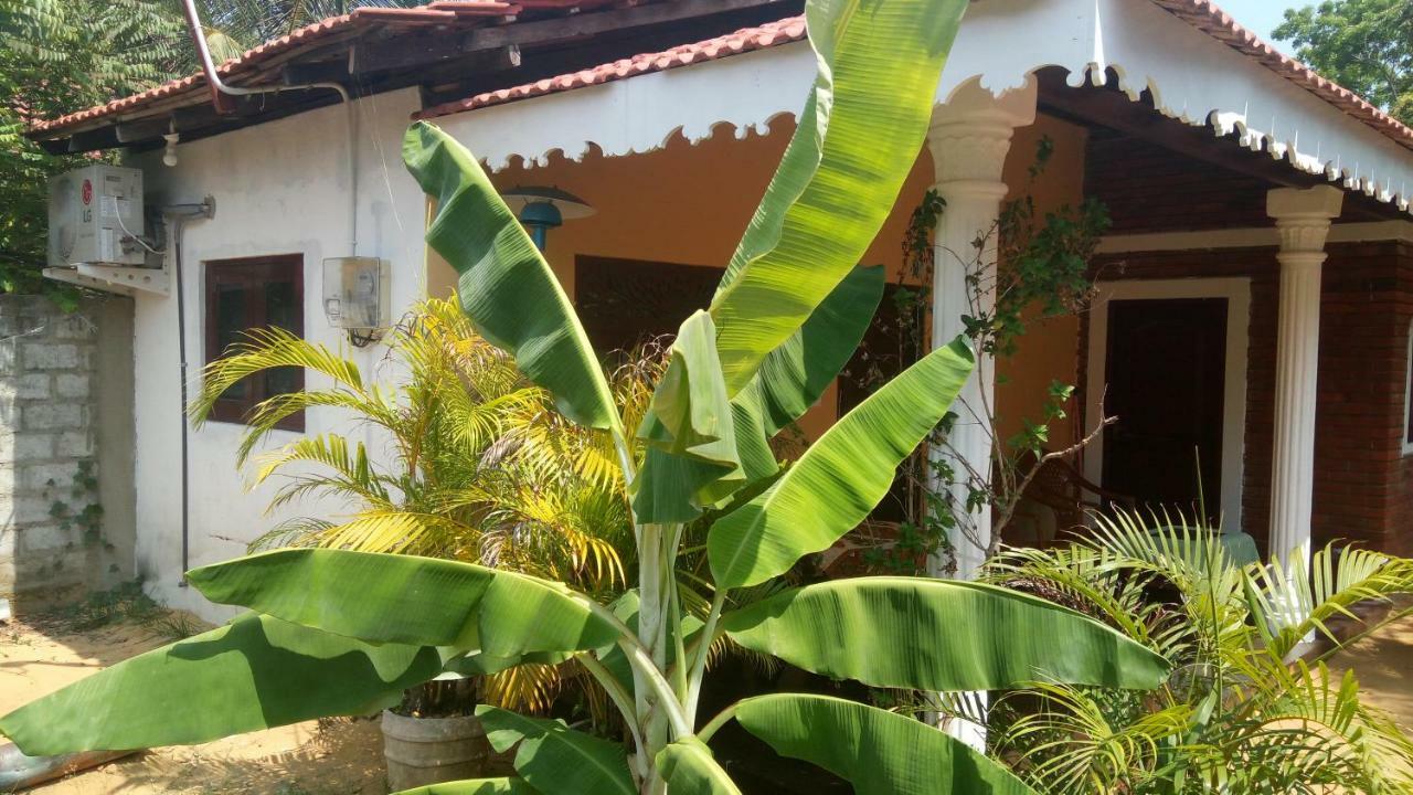 Sampathaa Residence Negombo Room photo